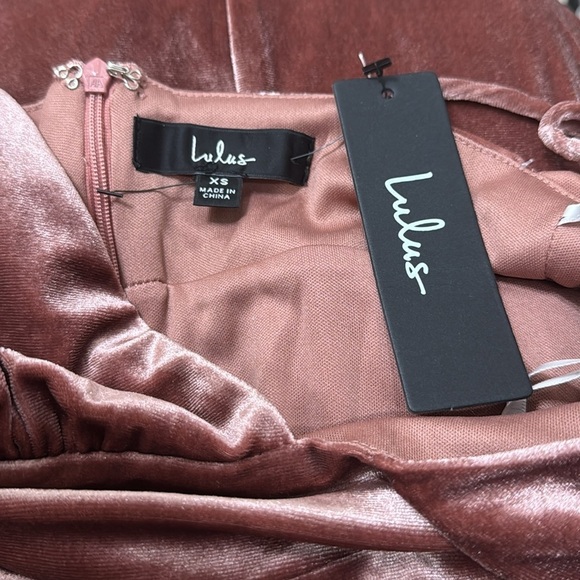 NWT Lulus With Radiance Velvet Maci Dress Mauve Size XS - Picture 9 of 9